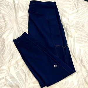 Lulu lemon navy speed up leggings. Barely worn. Size 10.